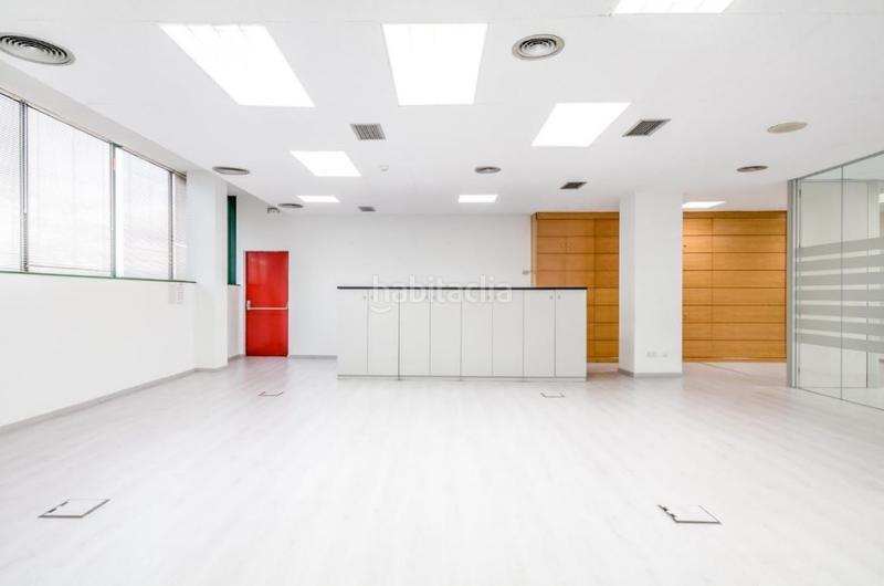 Foto 784c8053-15e8-4d1e-838a-f7b64322872c. Location bureau avec parking dans Zona Industrial Prat de Llobregat (El)