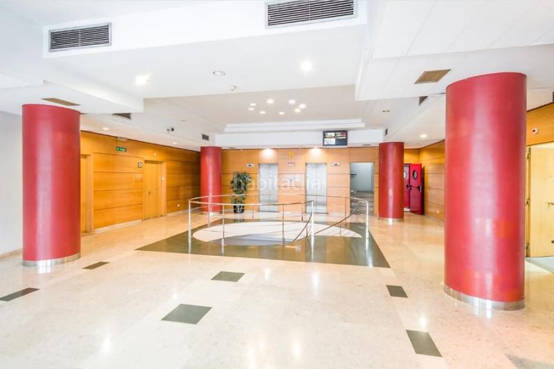 Foto 413f7f98-7799-4c6d-a682-8cdb14a8800d. Rent office space with parking in Zona Industrial Prat de Llobregat (El)