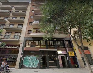 Business premise  Villarroel. Local en venta en rentabilidad villarroel hospital clínic