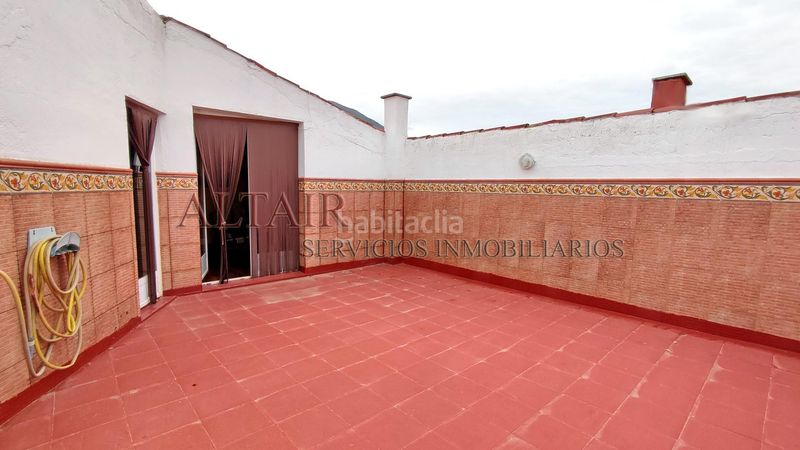 Foto 55c22fd8-1e21-46ec-9beb-4fa863b8f4f6. Àtic amb xemeneia calefacció a Navaluenga