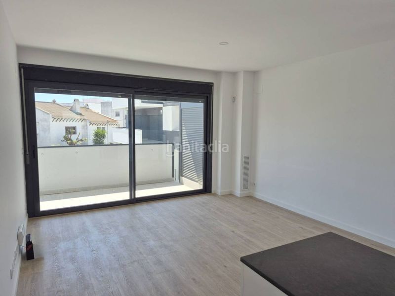 Foto b563cb74-f6e5-4366-a873-de86875918ef. Apartament a calle doctor fleming 7 a Bardaji-El Molí de Baix Cubelles