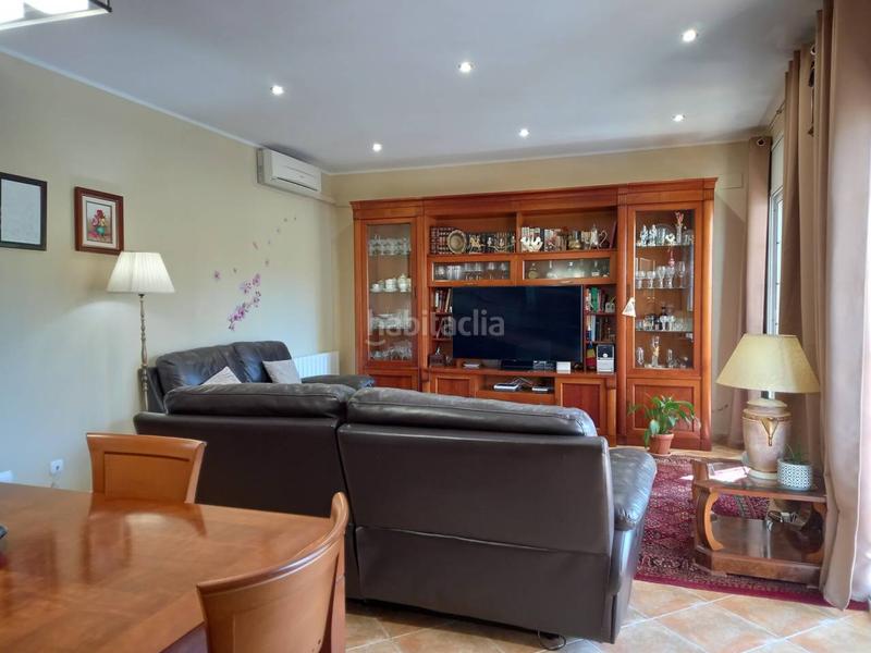 Foto 629b8f65-a035-4d8d-a879-6485e01b9858. Casa con riscaldamento parcheggio piscina in Cunit residencial Cunit