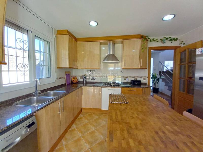 Foto 6521562f-16c5-41dc-a153-1f7f3971c1c3. Casa con riscaldamento parcheggio piscina in Cunit residencial Cunit