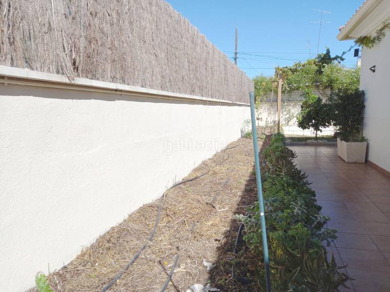 Foto 694d75d4-2cf3-454b-a7aa-86b5f8cc0f01. Casa con riscaldamento parcheggio piscina in Cunit residencial Cunit