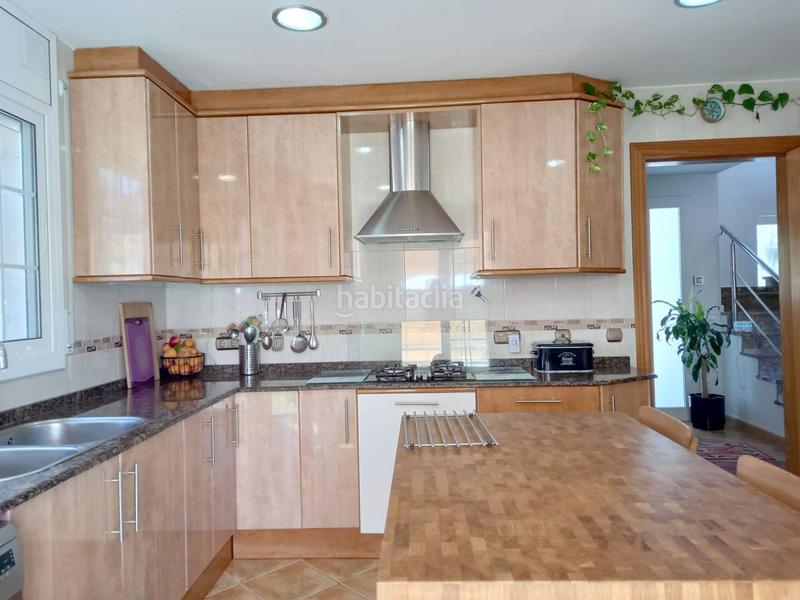 Foto 7f4f6f5f-dc9f-454b-8ddc-da616eacf82d. Casa con riscaldamento parcheggio piscina in Cunit residencial Cunit