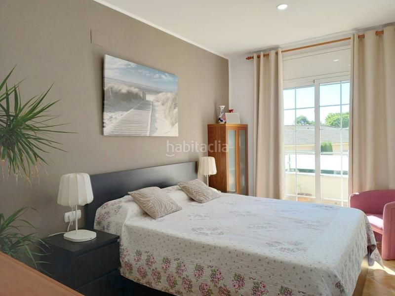 Foto 80acb67a-2e36-4245-bec4-18fd264b74b2. Casa con riscaldamento parcheggio piscina in Cunit residencial Cunit