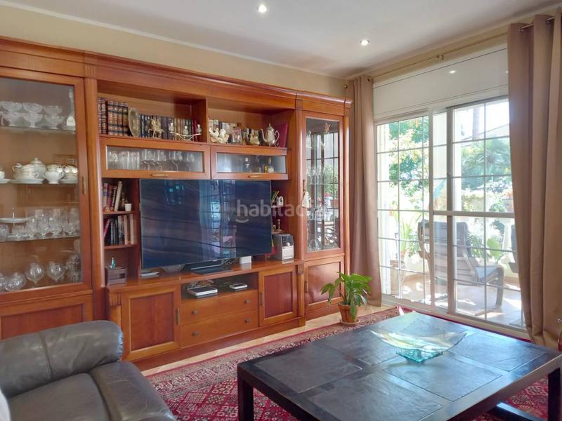 Foto 8594a6ad-dd77-44f8-993f-1732585a3761. Casa con riscaldamento parcheggio piscina in Cunit residencial Cunit