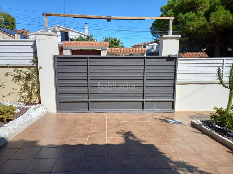 Foto b3eb5f0c-bfad-4f21-a135-6df58ed32ecb. Casa con riscaldamento parcheggio piscina in Cunit residencial Cunit