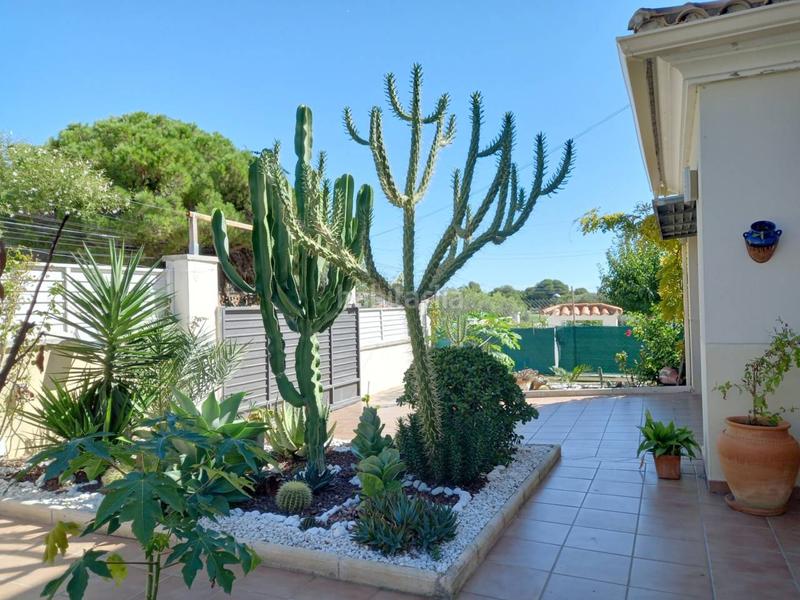 Foto e51e1560-dfeb-4469-a58a-bebf04182ce2. Casa con riscaldamento parcheggio piscina in Cunit residencial Cunit