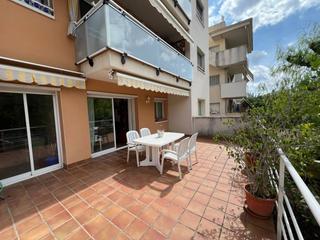 Flat  Avenida del mediterrani. Excelente planta baja con jardín en la playa del maritim de cube