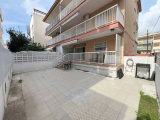 Etagenwohnung  Calle lleida. Planta baja reformada con terraza orientada a sur en zona mariti
