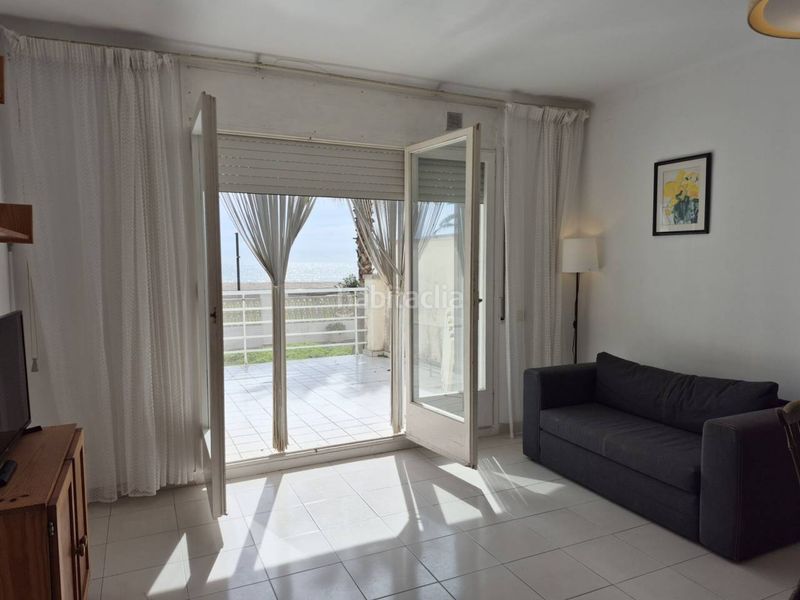 Foto 0e0cf361-895f-47f3-88f4-c0ee912811f1. Apartament amb piscina a Maritim Cubelles