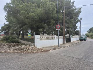 Terreno residenziale in Mas Trader-Corral d´En Tort-Corral d´En Cona. Solar esquinero en venta en urbanización la solana de cubelles.