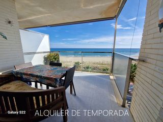 Location Appartement à Paseo de la mar mediterrania 66. Ático en alquiler de temporada en 1ª línea de la mota de sant pe