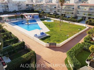 Location Appartement  Calle josep irla 7. 3º de altura en alquiler de temporada en 1ª línea de mar de la m