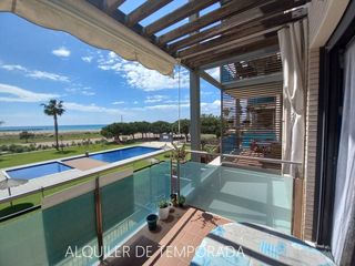 Location Appartement à Calle onze de setembre 160. Apartamento en 1ª línea de mar en alquiler de temporada en la mo