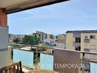 Lloguer Pis  Calle llagut 2. Ático en 2ª línea de mar en zona prat de vilanova.