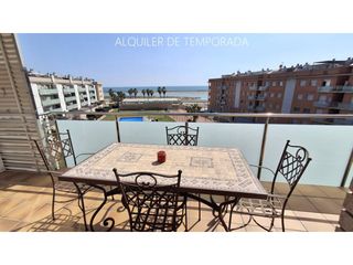 Location Appartement  Calle rafael casanoves 18. Ático con solarium privado en 1ª línea de mar en les salines  cu