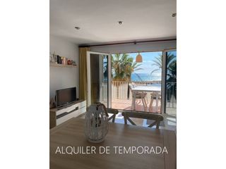 Miete Etagenwohnung in Paseo voramar 14. Alquiler de temporada en un 2º de altura en 1ª linea de mar en e