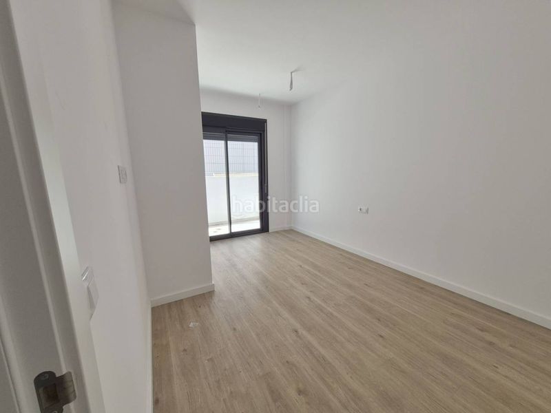 Foto eb87e343-cadd-438f-82c5-e9dbd80589d2. Apartament a calle doctor fleming 7 a Bardaji-El Molí de Baix Cubelles