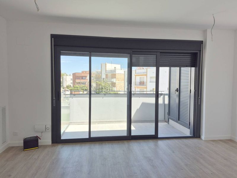 Foto 5e219bde-4055-4a23-ba03-a97d3a4fcecf. Apartament a calle doctor fleming 7 a Bardaji-El Molí de Baix Cubelles