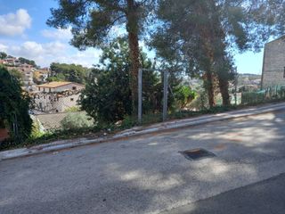 Finca rústica a Calle hortensia 13. Solar sin edificar en pendiente ascendente en urbanización mas t