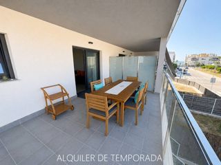 Alquiler Piso  Avenida pompeu fabra 70. Primero de altura a estrenar con vistas laterales a mar en alqui