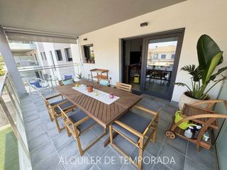 Rent Flat in Avenida pompeu fabra 70. Primero de altura a estrenar con vistas laterales a mar en alqui