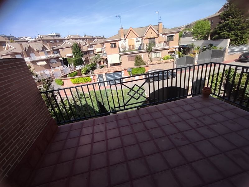 Foto 7ffbeb4e-bacd-454d-b18d-ea7cf6c44d79. Casa aparellada amb calefacció piscina a Los Villares Arganda del Rey