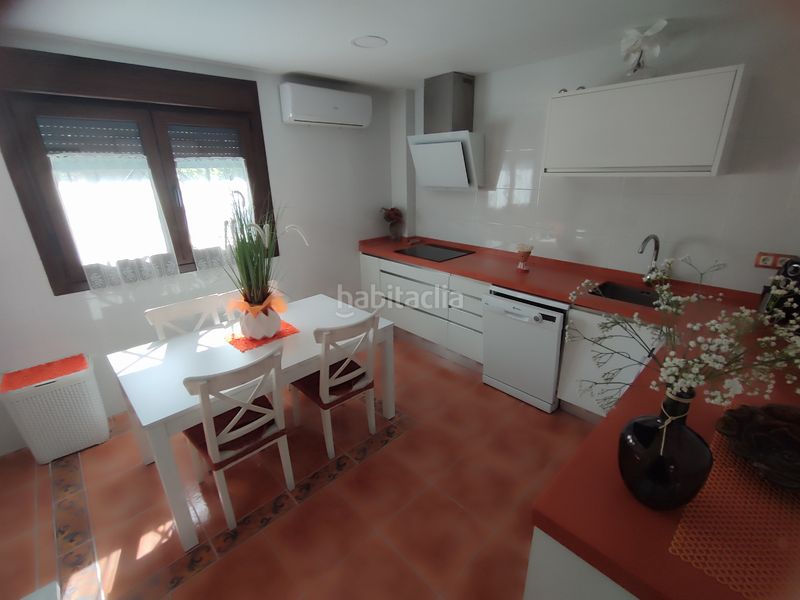 Foto c06c1bee-a2cd-4209-ba0a-2311da192c70. Casa aparellada amb calefacció piscina a Los Villares Arganda del Rey