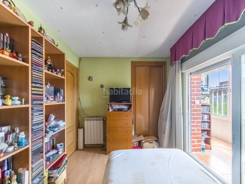Foto 03ea7e24-ef70-4194-a738-60f8783bc952. Piso en Portazgo Madrid