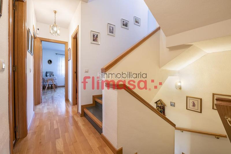 Foto 4c476f9c-d10d-4106-959e-4c7da5587140. Casa aparellada amb piscina a El Bosque Villaviciosa de Odón