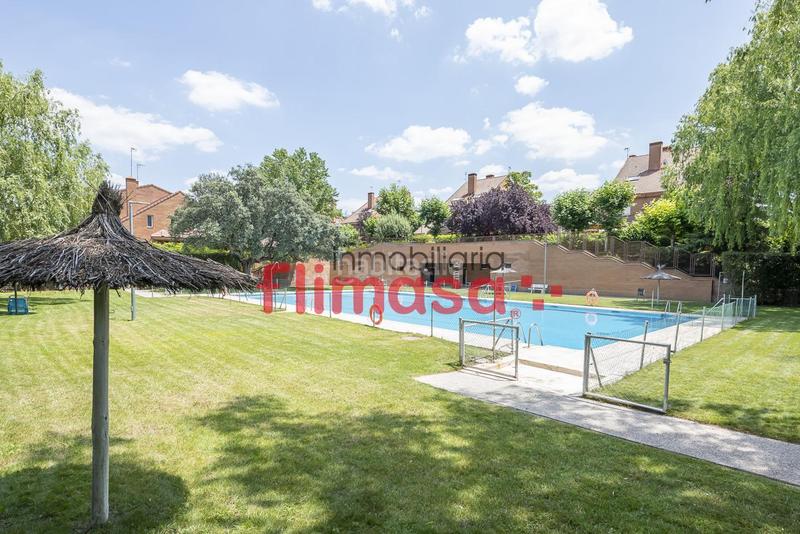 Foto 549d0f86-128d-4574-90ec-8717d2c731a4. Casa pareada en El Bosque Villaviciosa de Odón