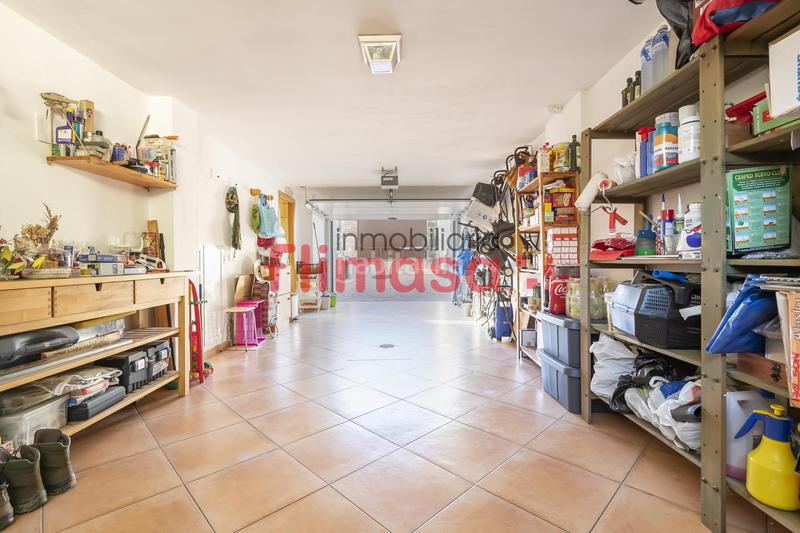 Foto 7b14608a-dd6a-4c15-8354-eea54195a85a. Casa aparellada amb calefacció a Centro Villaviciosa de Odón