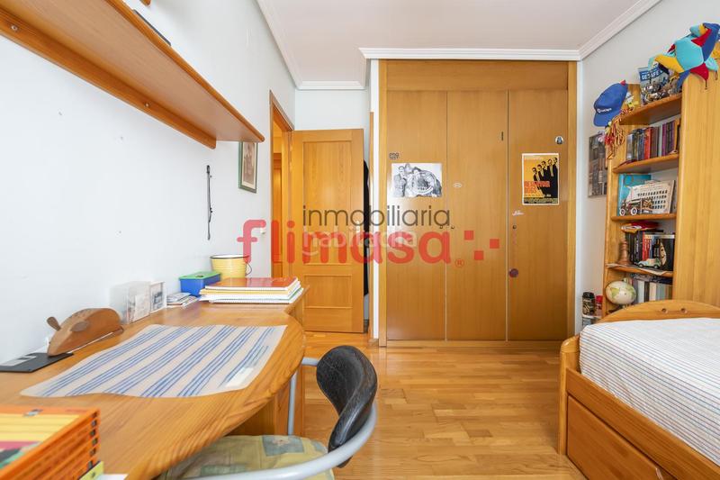 Foto aef30c23-834a-492e-898c-4ca764a70685. Casa aparellada amb calefacció a Centro Villaviciosa de Odón