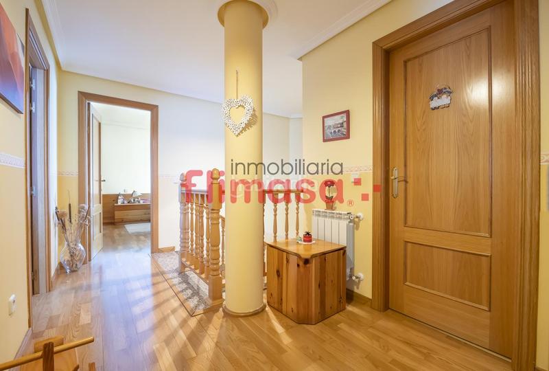 Foto 68c92343-cfe6-4e50-9f24-61a98a82cc27. Maison jumelée avec chauffage dans Centro Villaviciosa de Odón