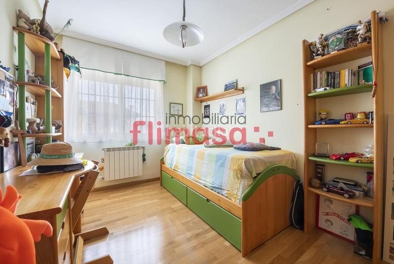 Foto 9f62f3dd-6f41-4b2a-9cb0-24ecd3199a40. Maison jumelée avec chauffage dans Centro Villaviciosa de Odón