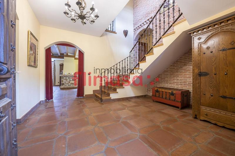 Foto 270dc71e-7aa8-4eb0-8651-b2bf62211d82. Haus mit heizung pool in El Bosque Villaviciosa de Odón