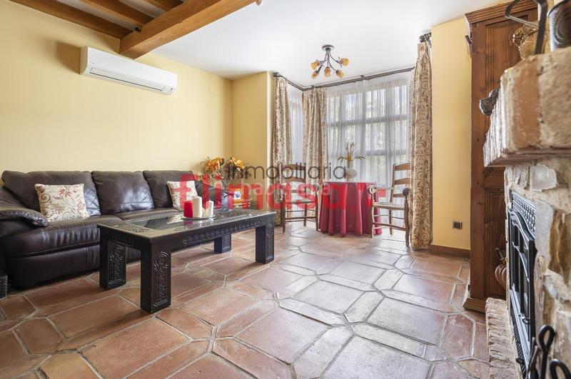 Foto b8f8c0d3-7ebb-4fb2-95b8-3f58293adf14. House with heating pool in El Bosque Villaviciosa de Odón