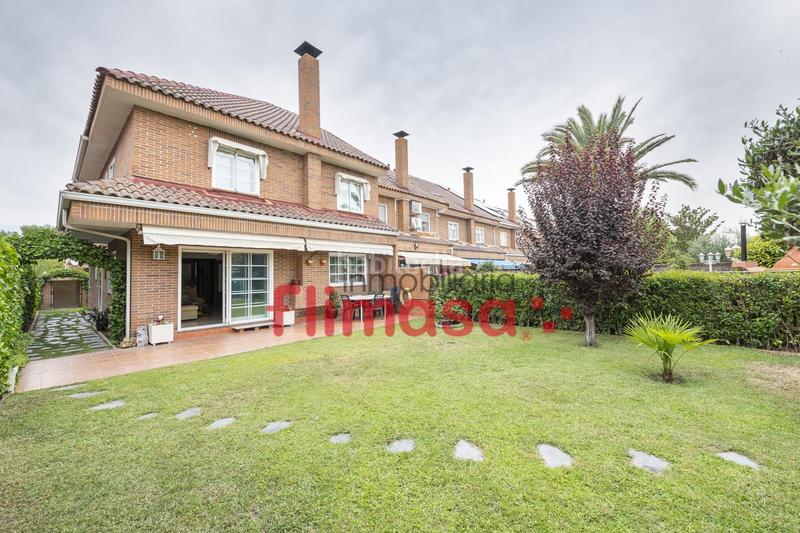 Foto c9dc465e-302c-478a-a5a6-c61712bd329d. Casa adosada en Castillo-Campodón Villaviciosa de Odón
