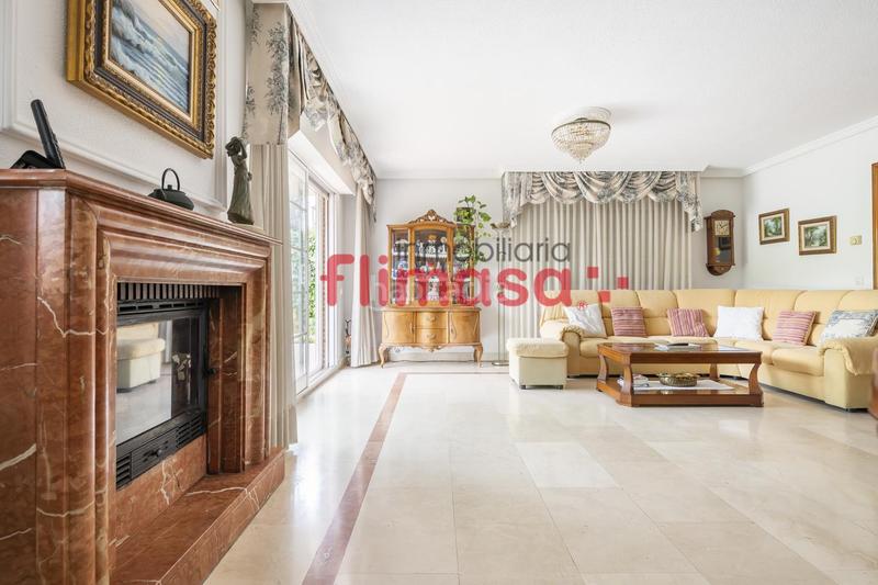 Foto b9421424-efef-4f2b-8c72-d491d2e998eb. Casa adossada a Castillo-Campodón Villaviciosa de Odón