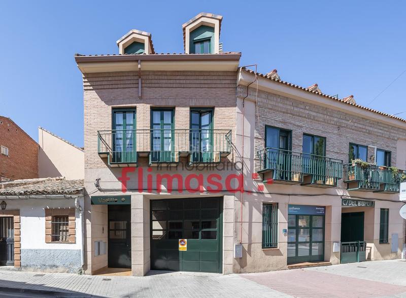 Foto c059598a-449d-48c4-a2bb-66a90fbc80e9. Zweistöckige wohnung mit parking in Centro Villaviciosa de Odón