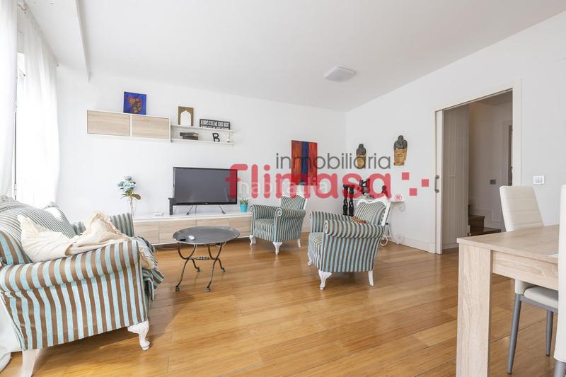 Foto fa1f5420-b983-444a-b313-0dbaf9ea7224. Zweistöckige wohnung mit parking in Centro Villaviciosa de Odón