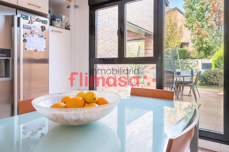 Foto 003190e5-5a0a-44a1-b38b-28ec62ce9a84. Doppelhaus mit heizung parking pool in Castillo-Campodón Villaviciosa de Odón