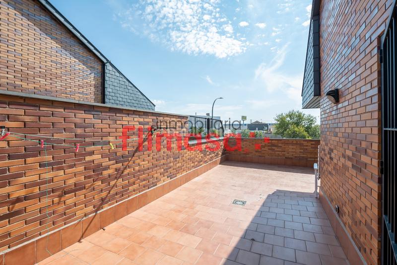 Foto 1ce97444-b92d-49a5-ad2d-e5c4c080f97f. Doppelhaus mit heizung parking pool in Castillo-Campodón Villaviciosa de Odón