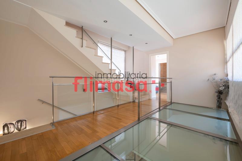 Foto 35bd0d4b-a944-4e07-8bd9-5228aa80c7a2. Doppelhaus mit heizung parking pool in Castillo-Campodón Villaviciosa de Odón