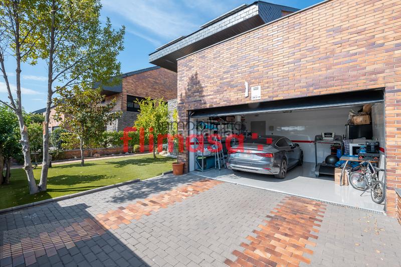 Foto 3d055219-7092-45fc-908b-4a9890c1074c. Doppelhaus mit heizung parking pool in Castillo-Campodón Villaviciosa de Odón