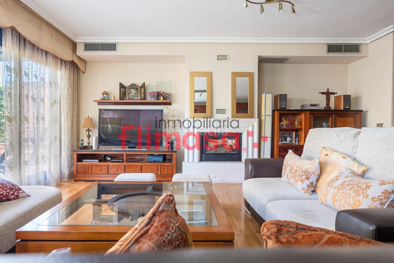 Foto 4432e082-96f5-4c56-8e43-59361e7b1b71. Doppelhaus mit heizung parking pool in Castillo-Campodón Villaviciosa de Odón