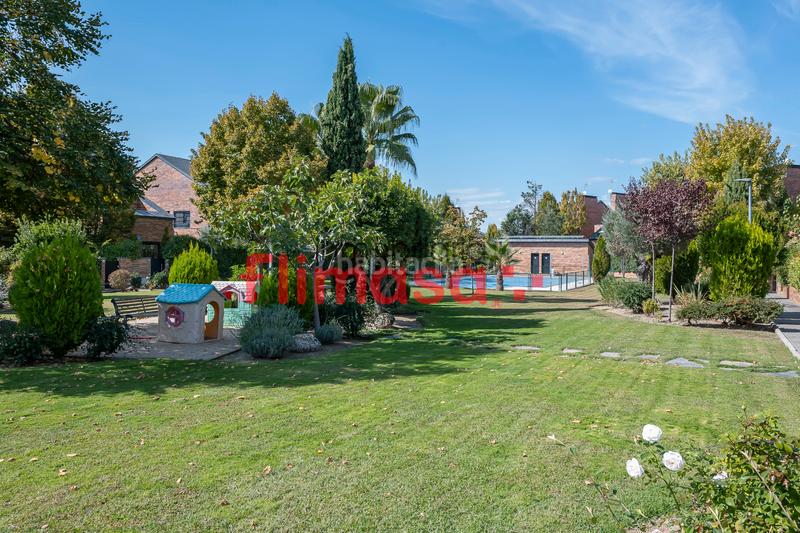 Foto 5be79f4c-56e7-498c-81a8-43996c4eae1e. Doppelhaus mit heizung parking pool in Castillo-Campodón Villaviciosa de Odón