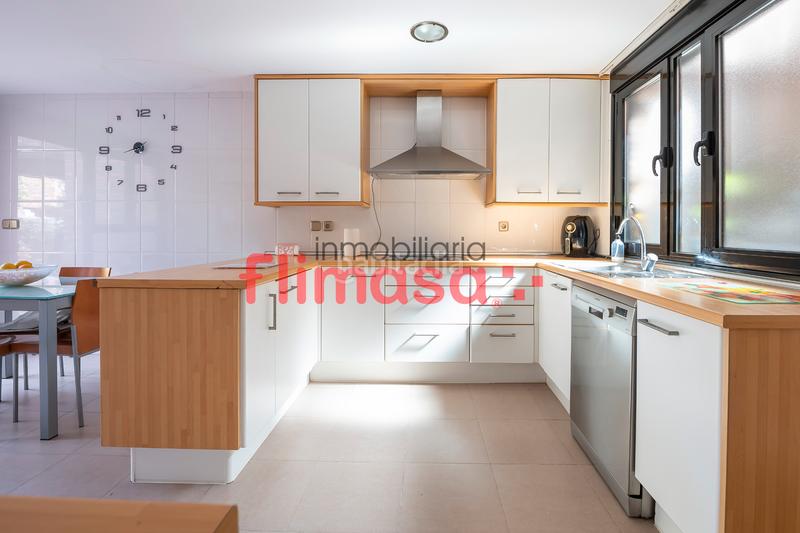 Foto 6d53789d-a7de-40b7-b6d1-55211bed33ae. Doppelhaus mit heizung parking pool in Castillo-Campodón Villaviciosa de Odón